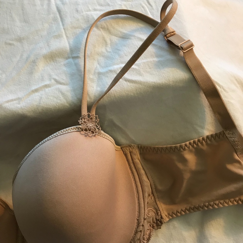 Tan Underwire Bra, Sz36F.                13E-47GID
